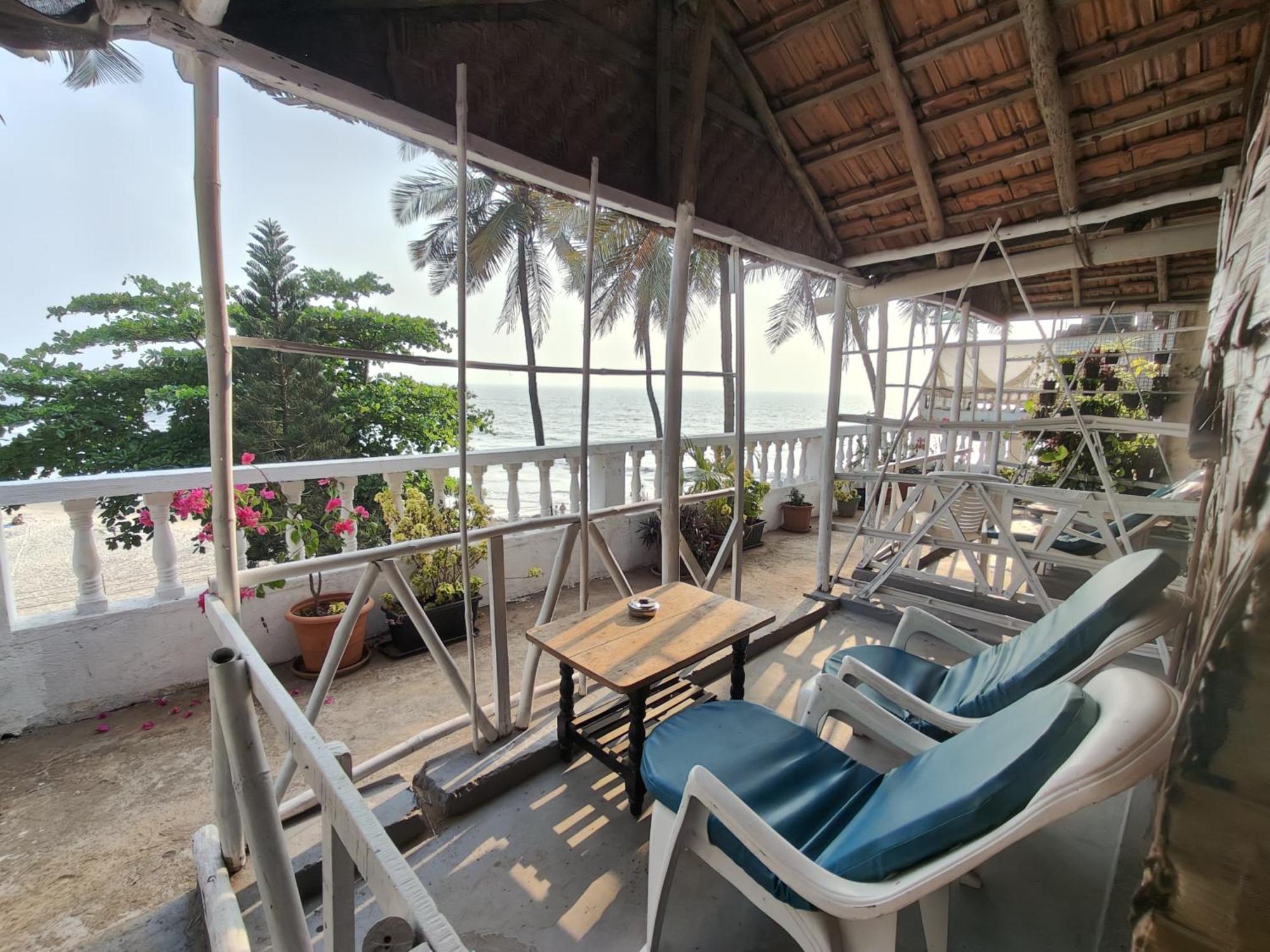 This Is It Beachfront - Rooms, Cafe & Events أرامبول المظهر الخارجي الصورة